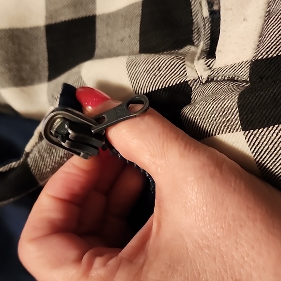 BRANDED ๐ฆ LION REVERSIBLE  WINTER VEST - Picture 11 of 11